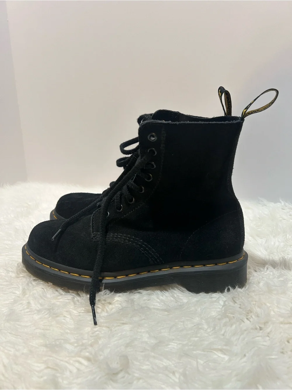 Unisex  Dr. Martens 1460 Black Pascal Suede Boots Sz 38/US 7